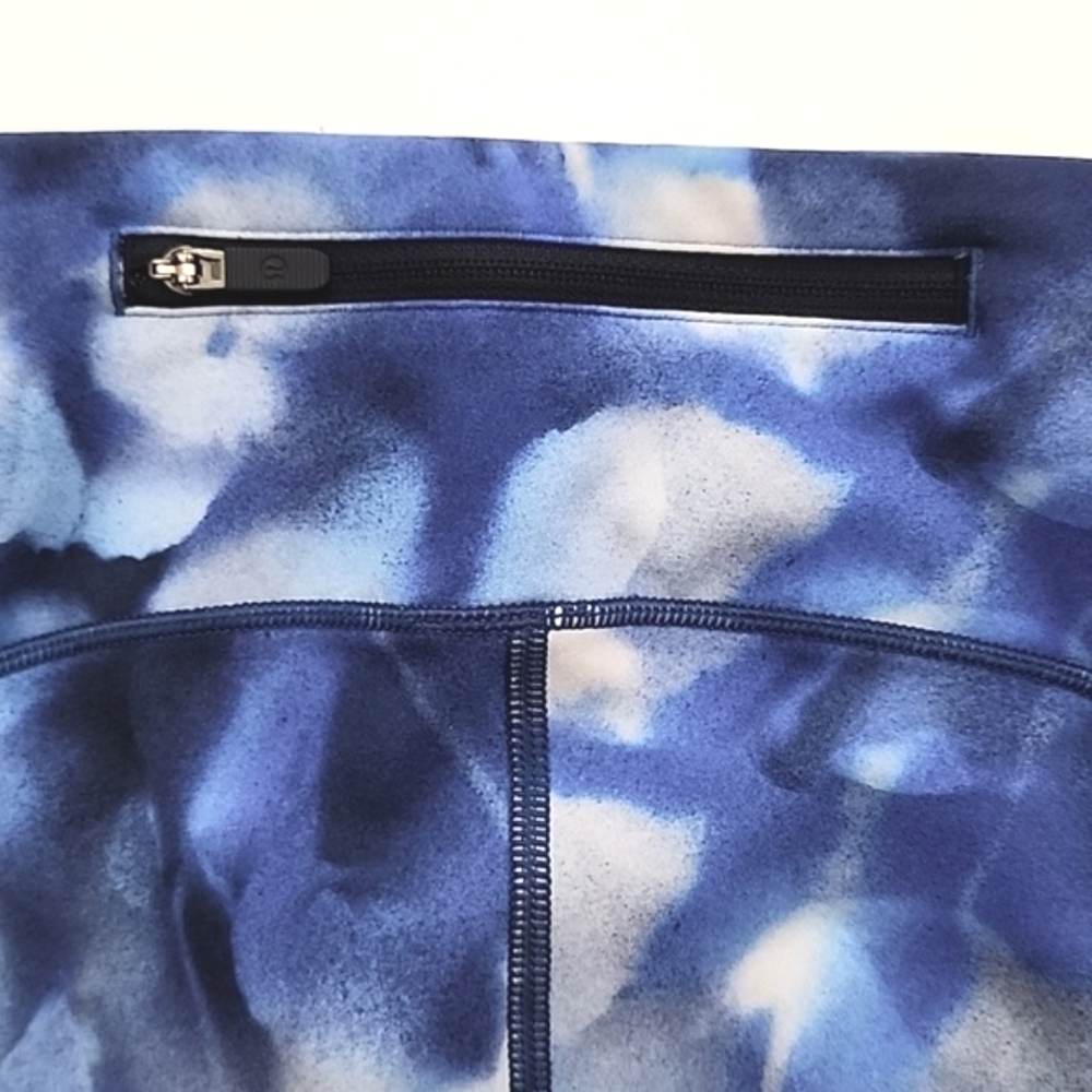 Lululemon Women's Speed Up Tight Full-On Luxtreme Blue White 26" Inseam 8 - Picture 11 of 16